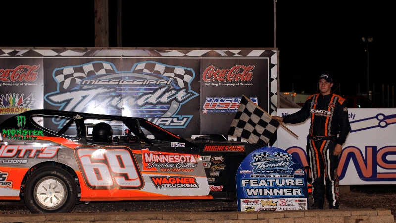 Schott visits victory lane on Fan Appreciation Night aT Mississippi Thunder Speedway