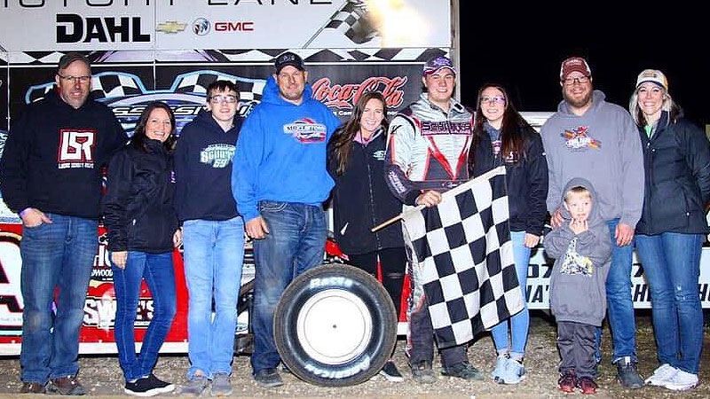 Schott snares USRA Modified win at Mississippi Thunder Speedway