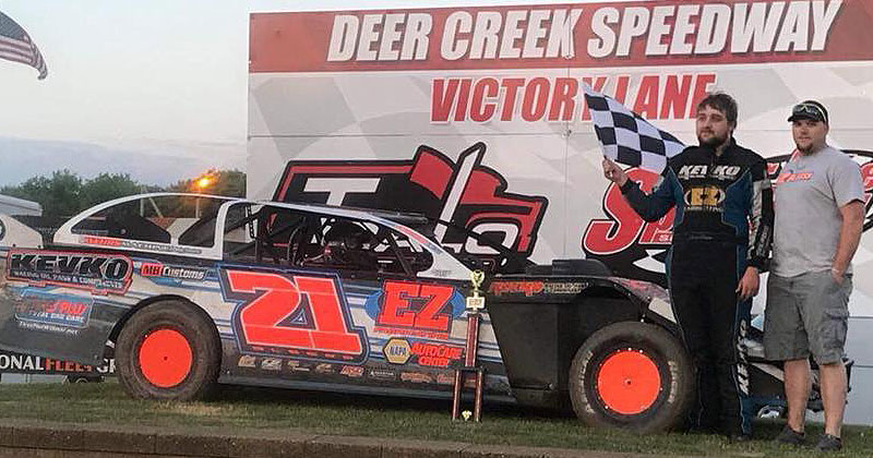 Bleess blasts to USRA Modified feature win at Deer Creek Bleess blasts to USRA Modified feature win at Deer Creek