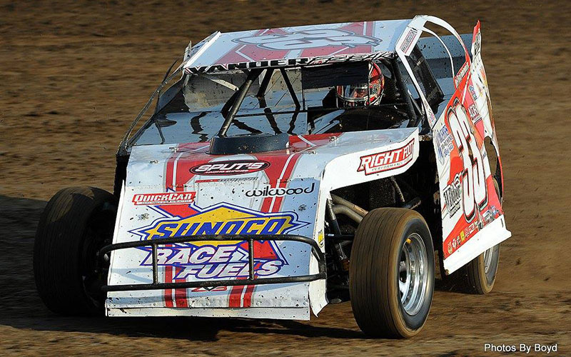 Flat tire wipes out Chateau Raceway victory