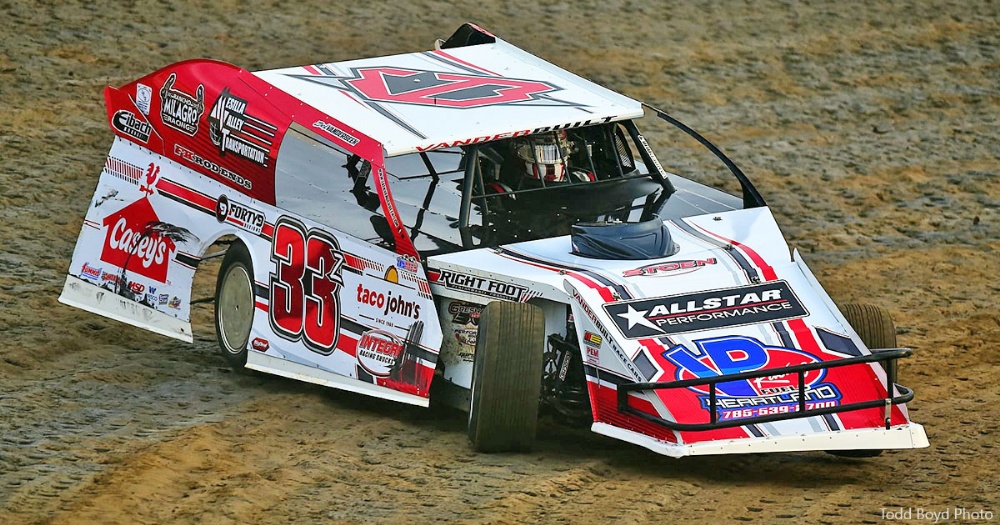 Wind ‘em up! King of America, Battle at The Bullring goes green Friday night Wind ‘em up! King of America, Battle at The Bullring goes green Friday night
