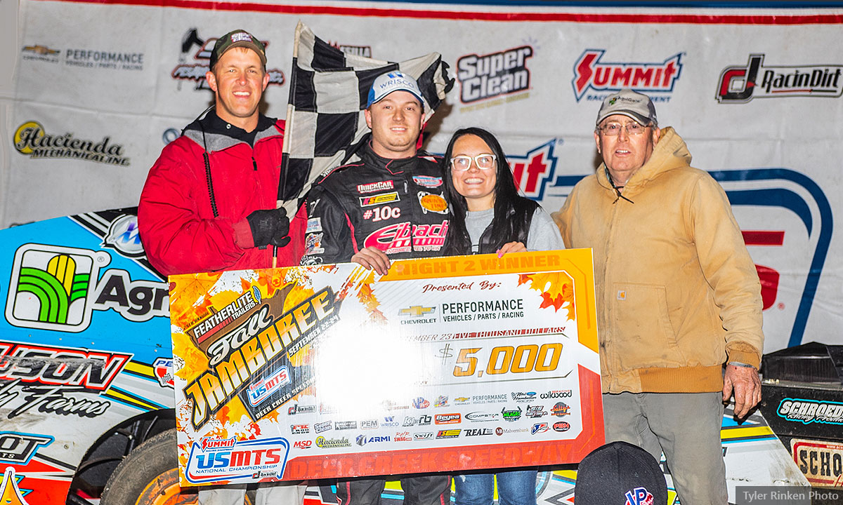 Carter a first-time USMTS winner in Friday’s Featherlite Fall Jamboree feature Carter a first-time USMTS winner in Friday’s Featherlite Fall Jamboree feature