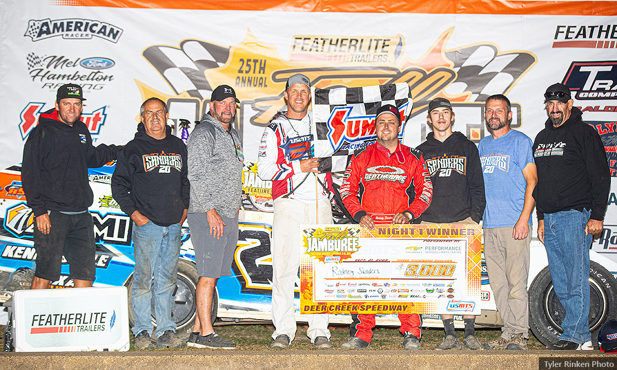 Sanders flies to Featherlite Fall Jamboree opening night feature win Sanders flies to Featherlite Fall Jamboree opening night feature win