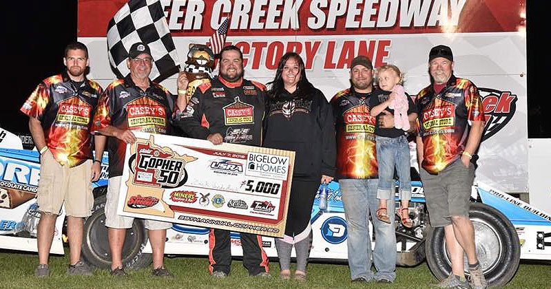 VanderBeek takes down second Gopher 50 title VanderBeek takes down second Gopher 50 title